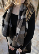 Load image into Gallery viewer, Art Patter Shawl