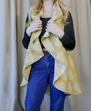 Load image into Gallery viewer, Palm leaf  Shawl