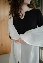 Load image into Gallery viewer, Honeycomb Shawl