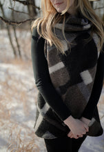 Load image into Gallery viewer, Art Patter Shawl
