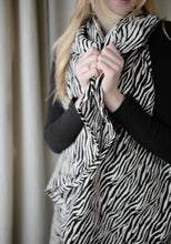 Load image into Gallery viewer, Zebra Print Shawl