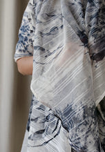 Load image into Gallery viewer, Wild Flower Shawl
