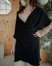 Load image into Gallery viewer, Smooth Night Shawl
