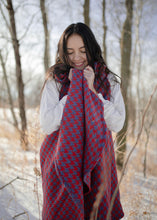 Load image into Gallery viewer, Houndstooth Wool Shawl
